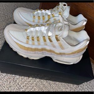 COPY - Women’s Nike Air Max